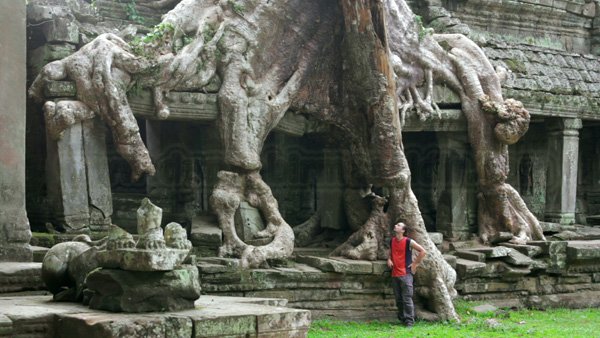 angkor wat backpacker